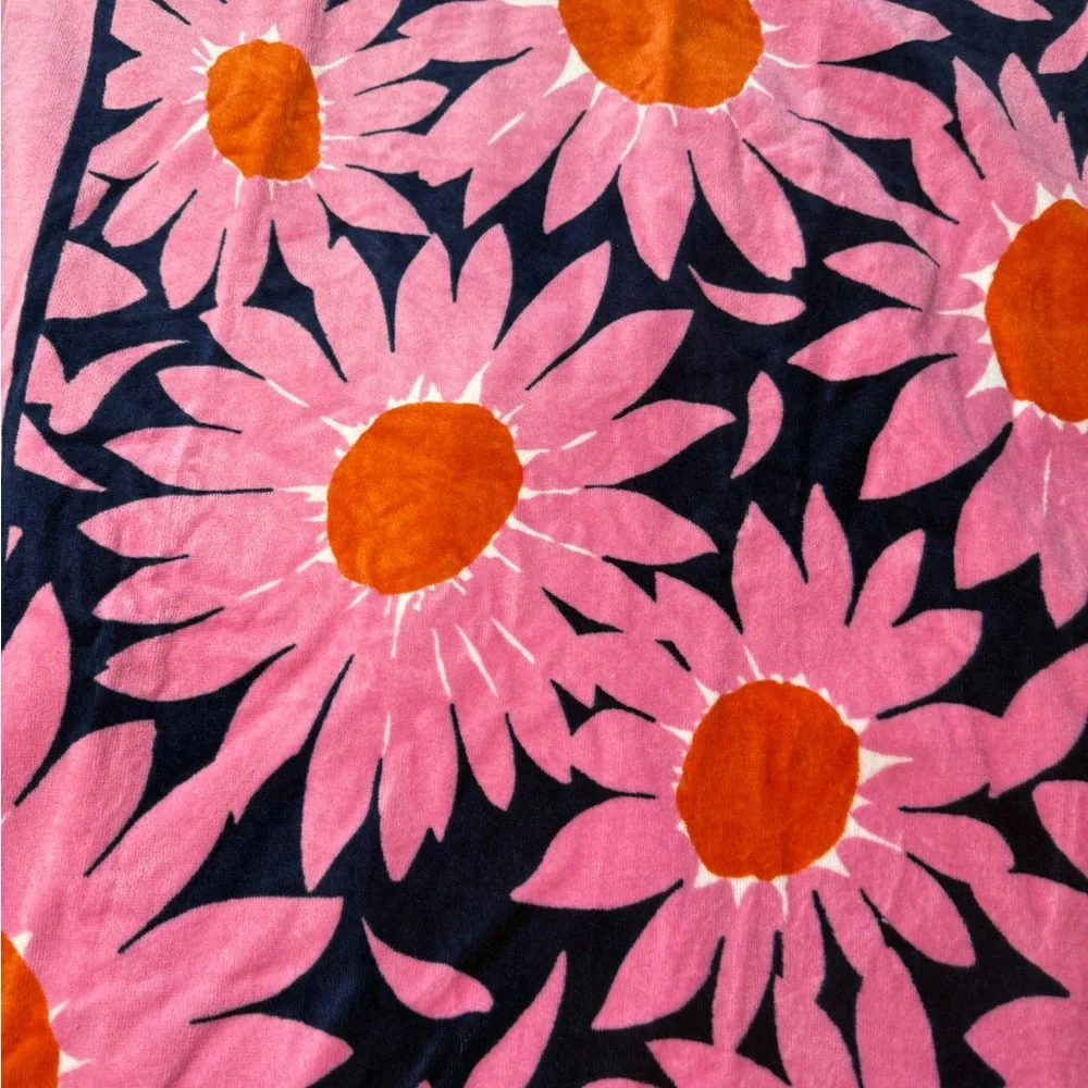 NWT Vera Bradley Loves Me Beach Towel New Retired Pattern
